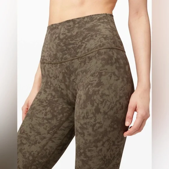 Lululemon Align pant 25” Size 8 - Picture 2 of 7